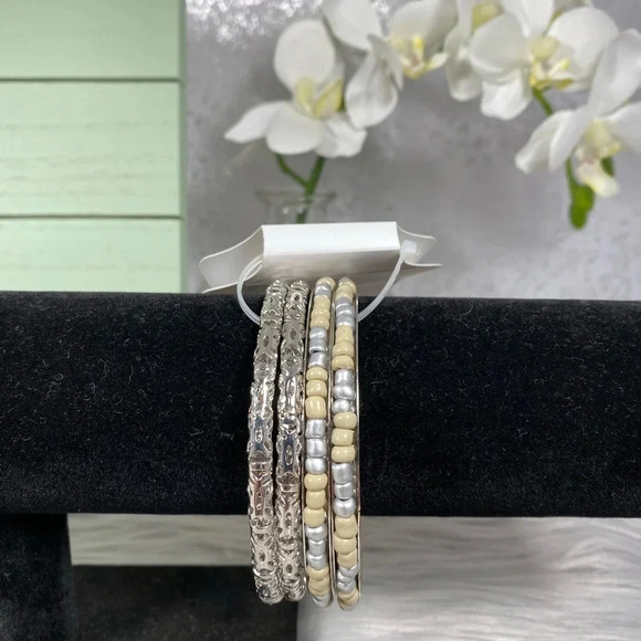 🆕 Color Brand Silver Four Bracelet Set - Picture 4 of 4